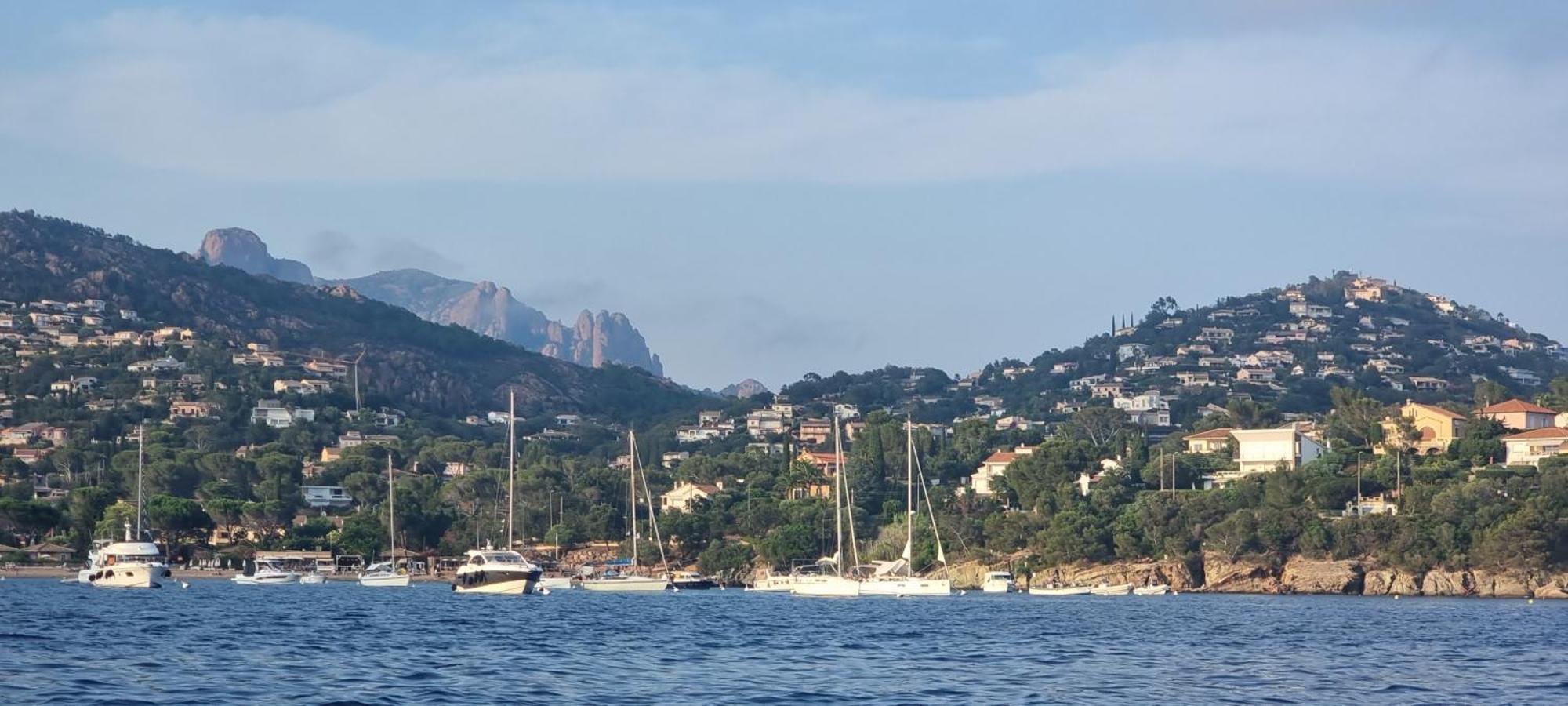 Agay Cap Esterel Village Allee Fleurs - F2 Clim Vue Golf Et Mer - Grande Terrasse Plein Sud Сен-Рафаэль Экстерьер фото