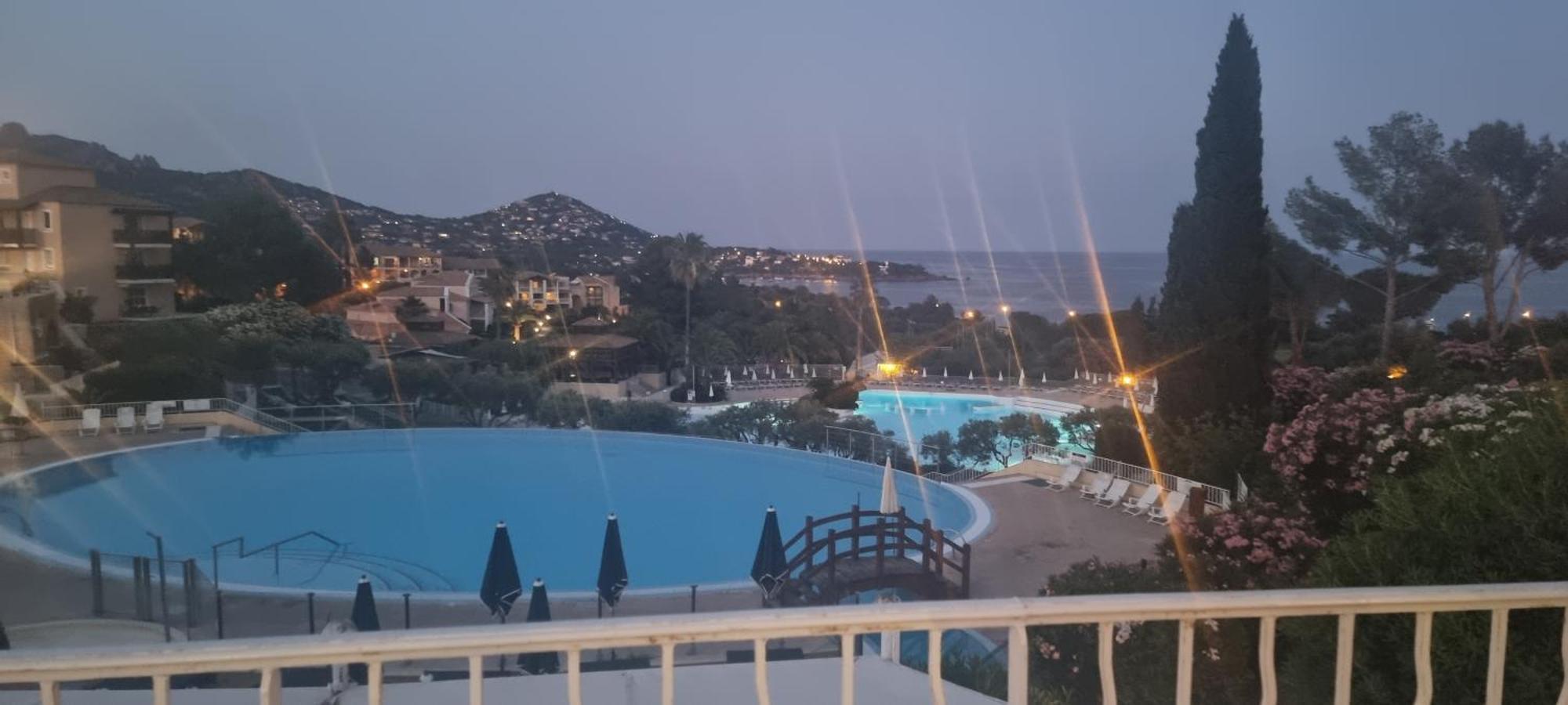 Agay Cap Esterel Village Allee Fleurs - F2 Clim Vue Golf Et Mer - Grande Terrasse Plein Sud Сен-Рафаэль Экстерьер фото
