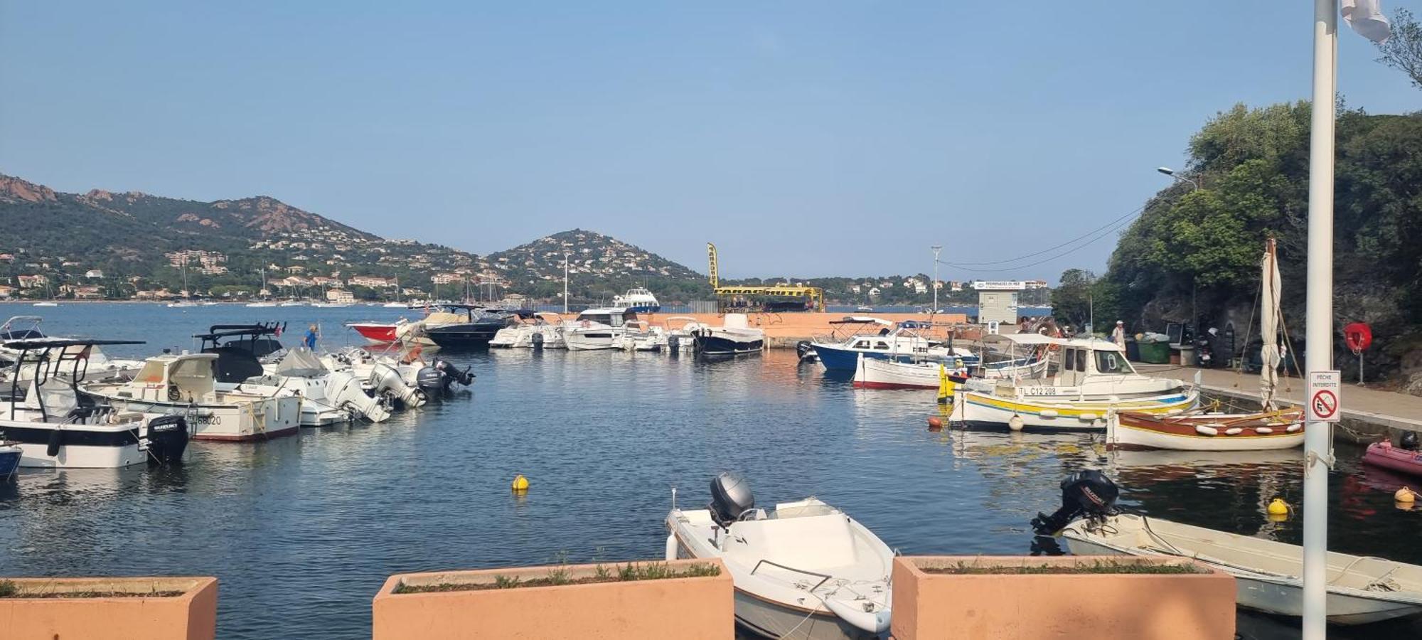Agay Cap Esterel Village Allee Fleurs - F2 Clim Vue Golf Et Mer - Grande Terrasse Plein Sud Сен-Рафаэль Экстерьер фото