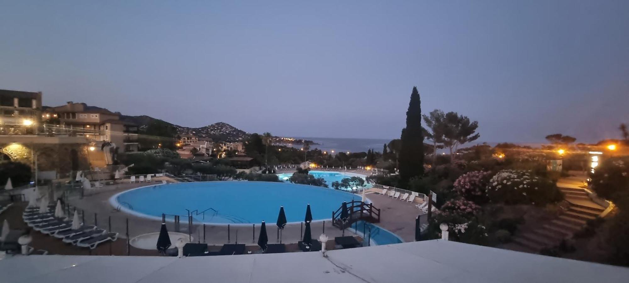 Agay Cap Esterel Village Allee Fleurs - F2 Clim Vue Golf Et Mer - Grande Terrasse Plein Sud Сен-Рафаэль Экстерьер фото