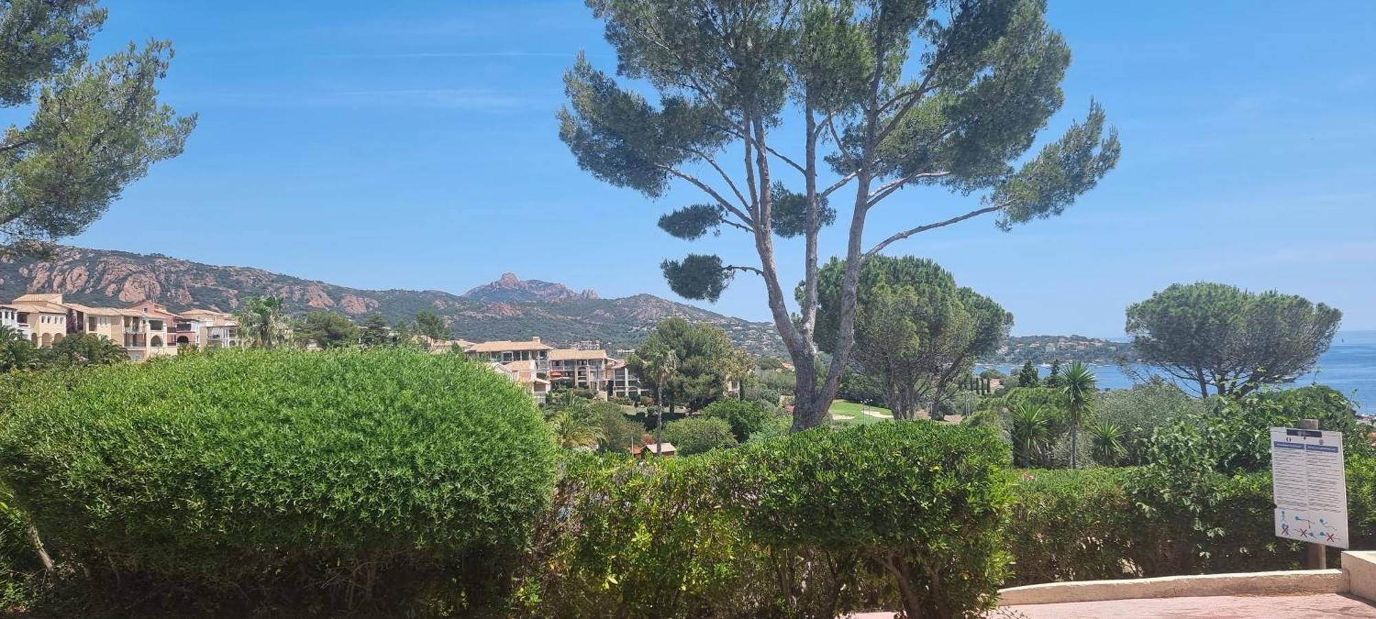 Agay Cap Esterel Village Allee Fleurs - F2 Clim Vue Golf Et Mer - Grande Terrasse Plein Sud Сен-Рафаэль Экстерьер фото