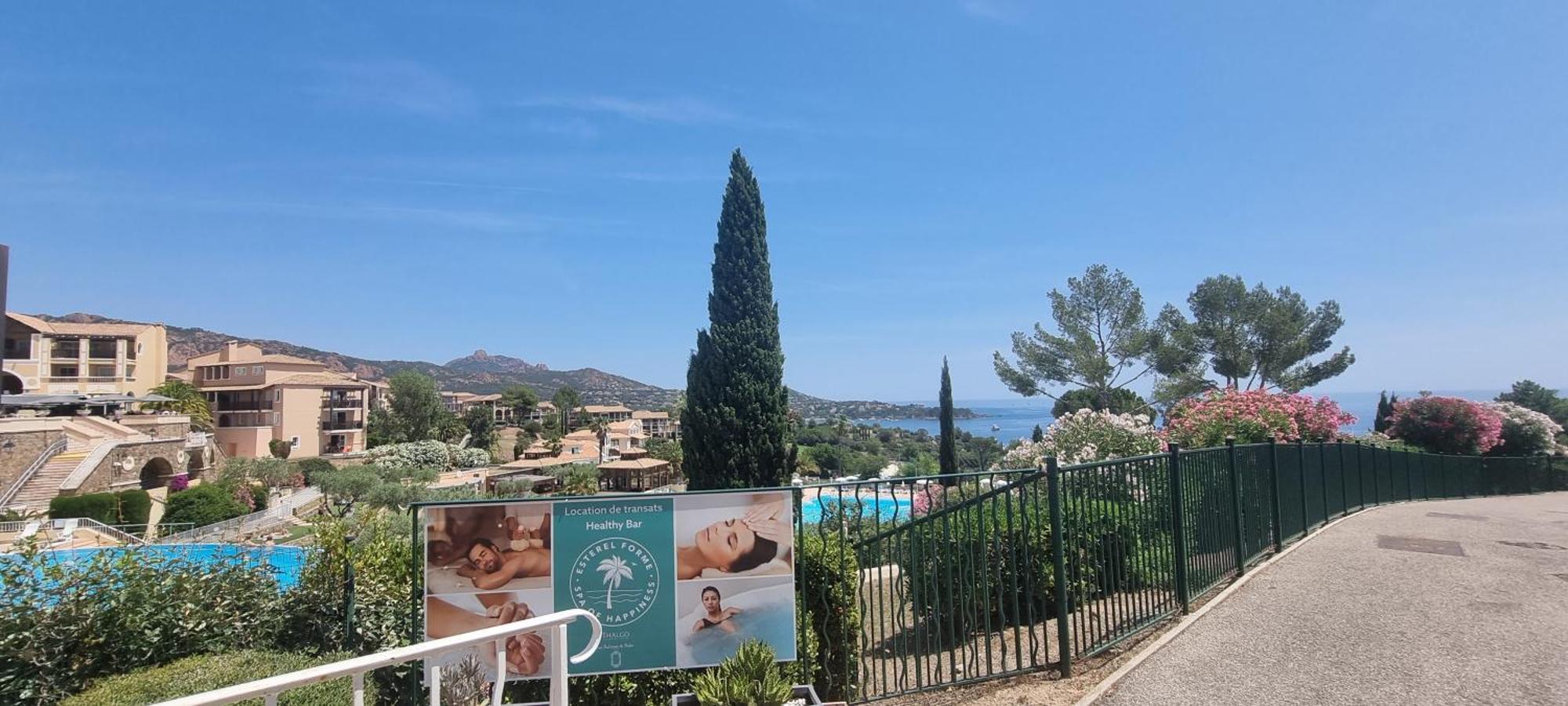 Agay Cap Esterel Village Allee Fleurs - F2 Clim Vue Golf Et Mer - Grande Terrasse Plein Sud Сен-Рафаэль Экстерьер фото