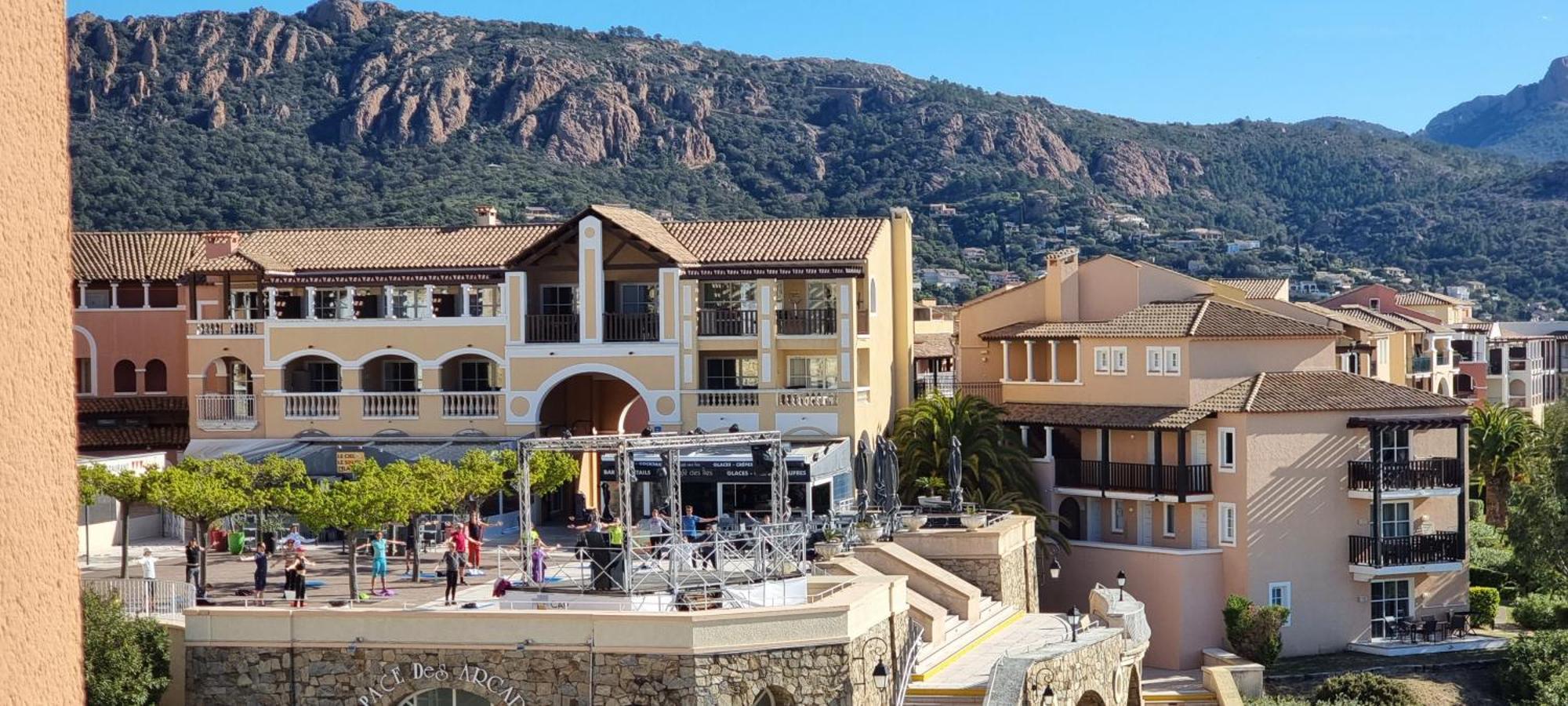 Agay Cap Esterel Village Allee Fleurs - F2 Clim Vue Golf Et Mer - Grande Terrasse Plein Sud Сен-Рафаэль Экстерьер фото