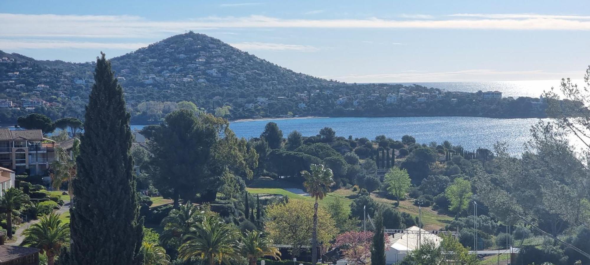Agay Cap Esterel Village Allee Fleurs - F2 Clim Vue Golf Et Mer - Grande Terrasse Plein Sud Сен-Рафаэль Экстерьер фото